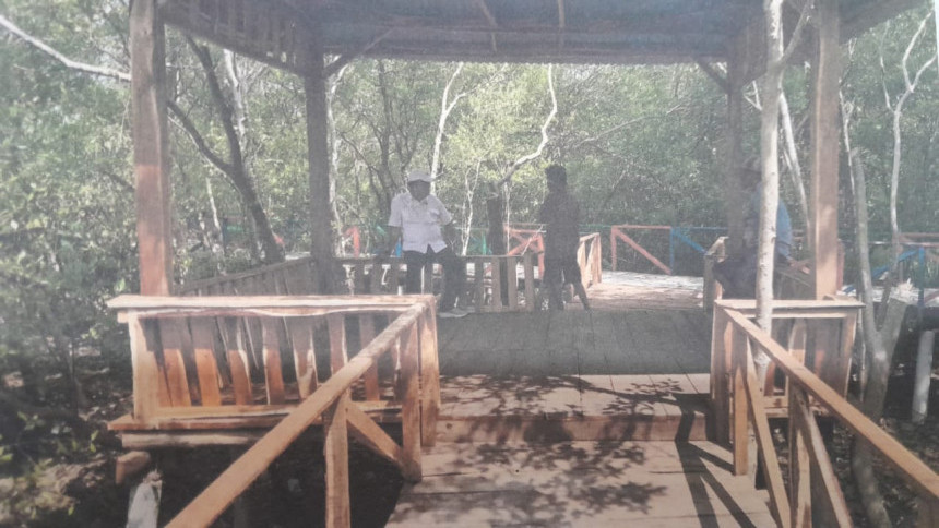 PEMBANGUNAN GAZEBO WISATA MANGROVE